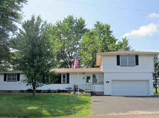 4570 Allentown Rd, Pekin, IL 61554