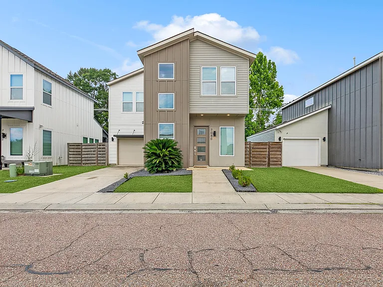 7080 Kodiak Dr — Photo 2
