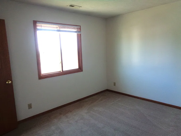 5418 W Redberry Ln — Photo 5