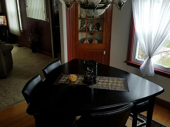 4th image of 1406 Young St
