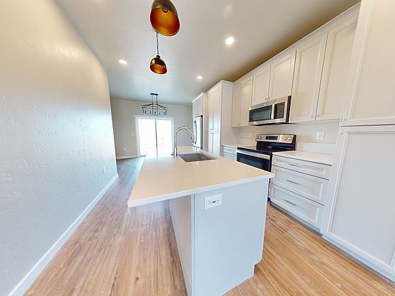 4th image of 868 N 1880 E #71