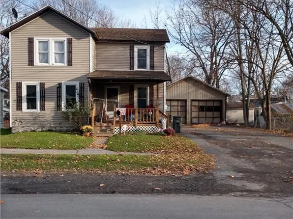 6 Clark St, Waterloo, NY 13165