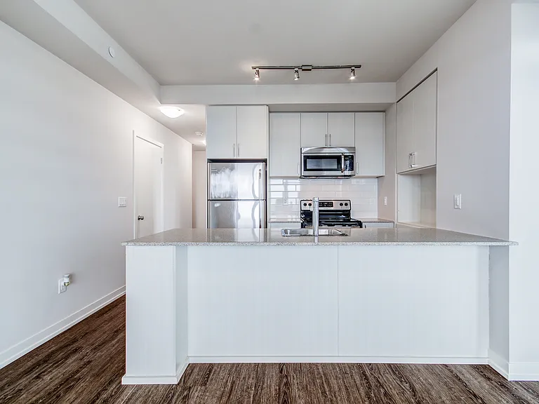 2550 Eglinton Ave W — Photo 50