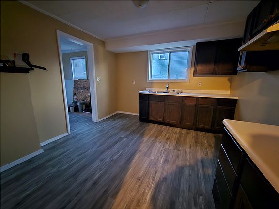 4th image of 930 N Bowman Ave