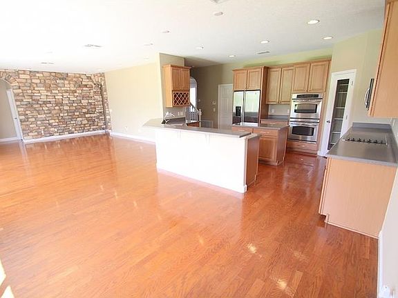 4th image of 11214 Bugenhagen Dr