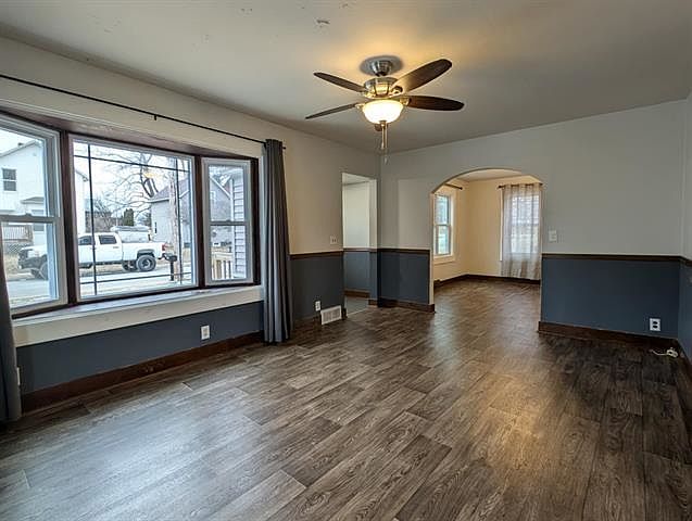 1st image of 127 N Lincoln Ave