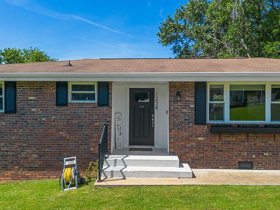 3rd image of 1238 Judys Ln