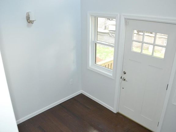 2nd image of 3811 Franklin Blvd #Down