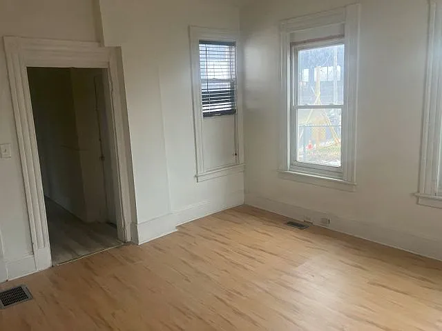 136 Garden St — Photo 8