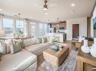 400 Sycamore St #402, Kearny, NJ 07032