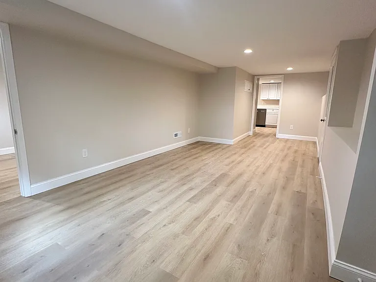 187 California Ave — Photo 3
