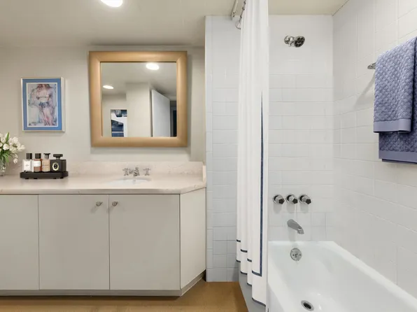 72 Horatio Street image 11 of 14