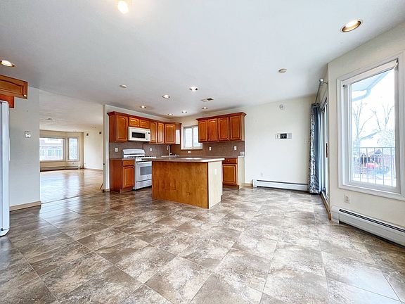 5th image of 40 Jeannette Ave