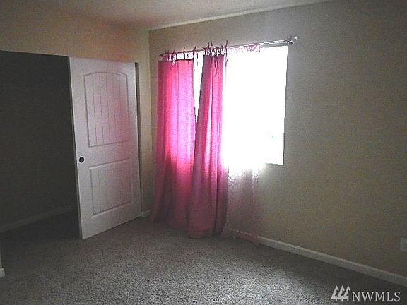 4th image of 1147 185th Street Ct E
