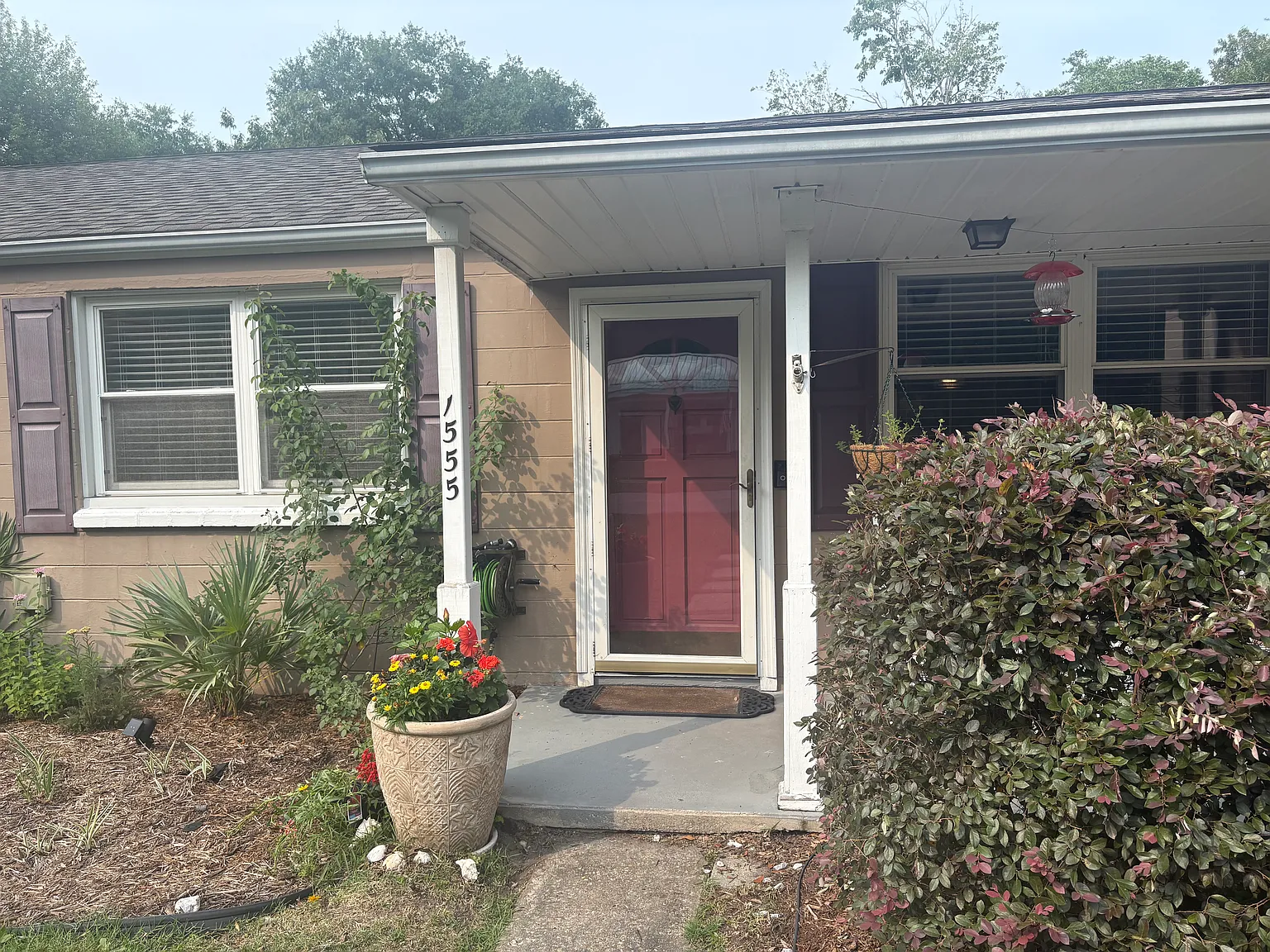 3 bed, 1230 sqft, $2,500 — Photo 2