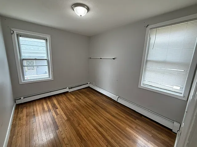3 bed, 1200 sqft, $2,000 — Photo 4