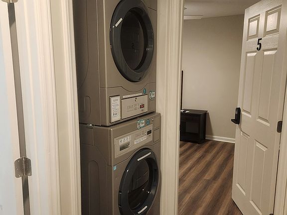 5th image of 2626 Lasalle St #1