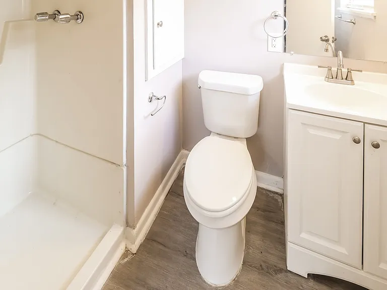 742411_024_main_bathroom_13620249.jpg