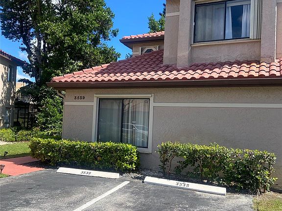 2nd image of 3539 Inverrary Boulevard