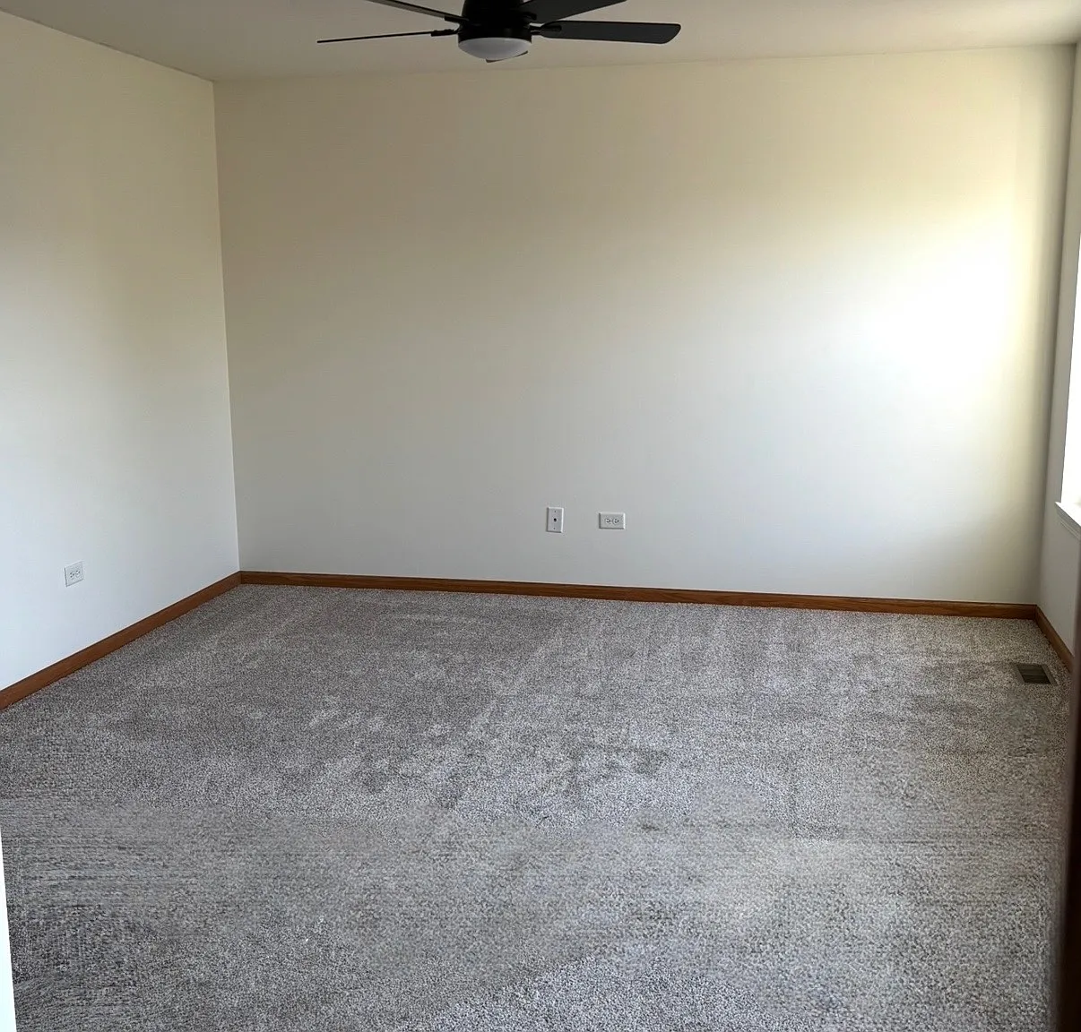 2 bed, 2.5 bath, 1889 sqft, $2,350 — Photo 3