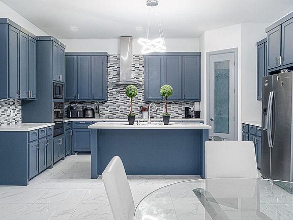 5th image of 2717 E Giorgio Dr