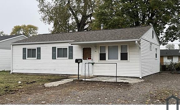 2nd image of 1145 Saint Rose Ln