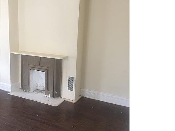 5th image of 3828 Llewellyn Ave