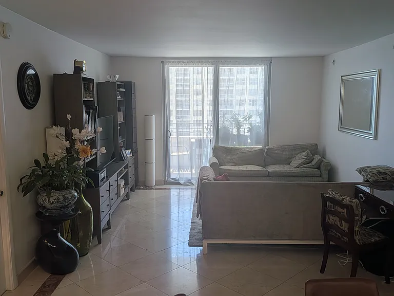 5555 Collins Ave #8W — Photo 9