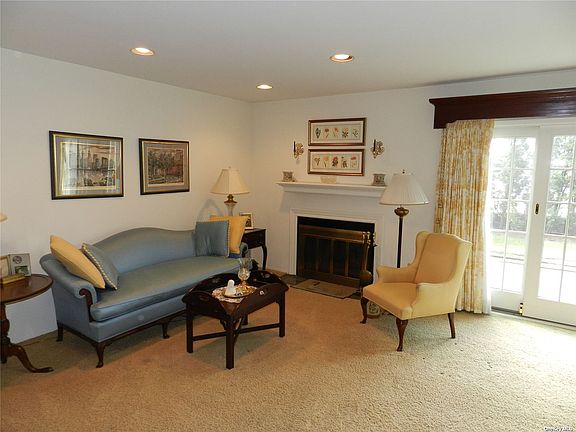 4th image of 121 Southgate Dr