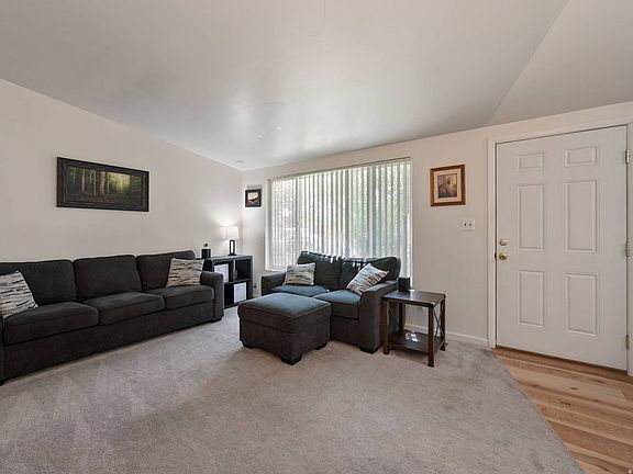 3rd image of 3253 S Maple Way