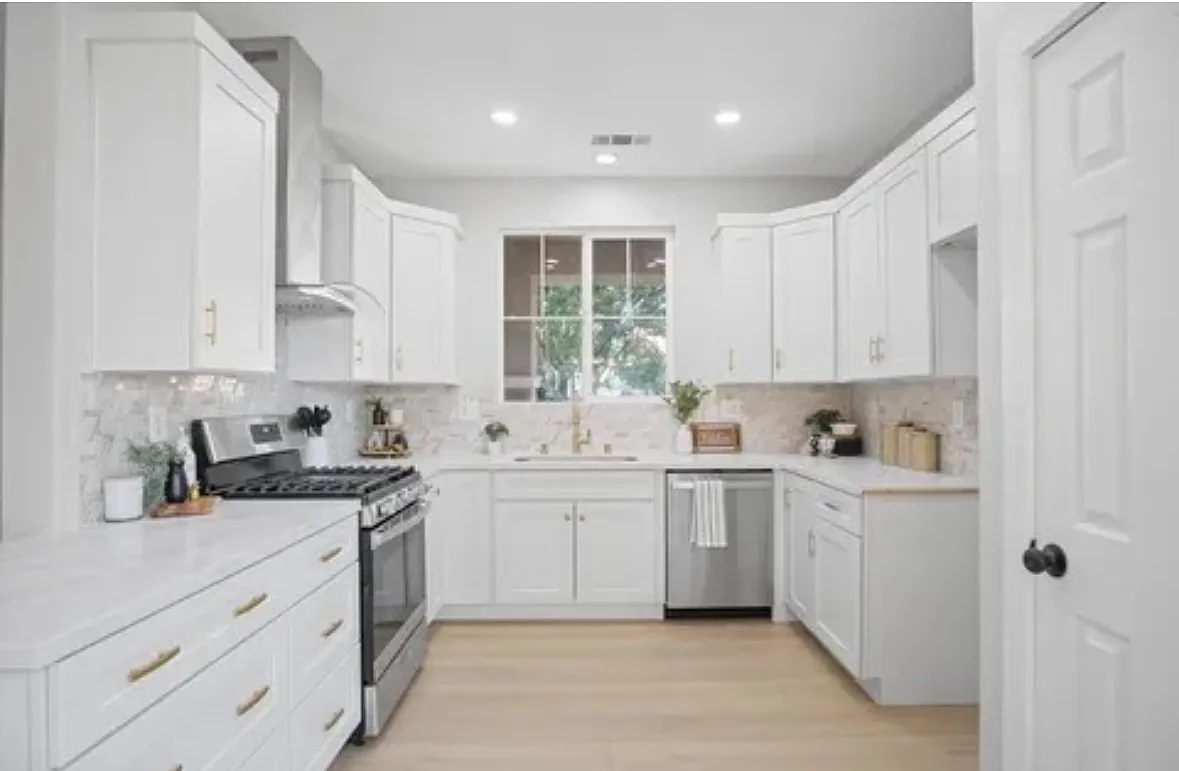 Building Photo - 1625 Jardin Way