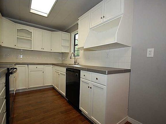 4th image of 815 N 13th Pl