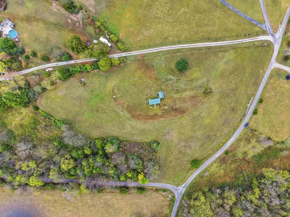 241 Cabin Hill Rd, Celina, TN 38551