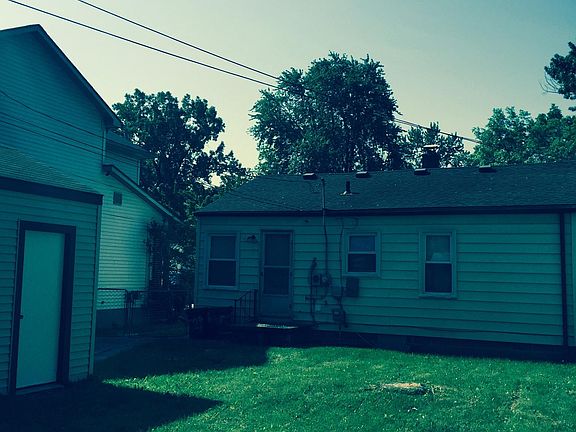3rd image of 529 E Brockton Ave
