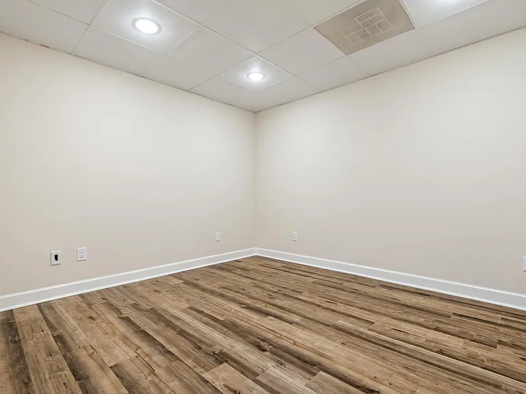 5249 Meadow Garden Ln — Photo 27