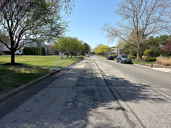 4th image of 6 Field Ln