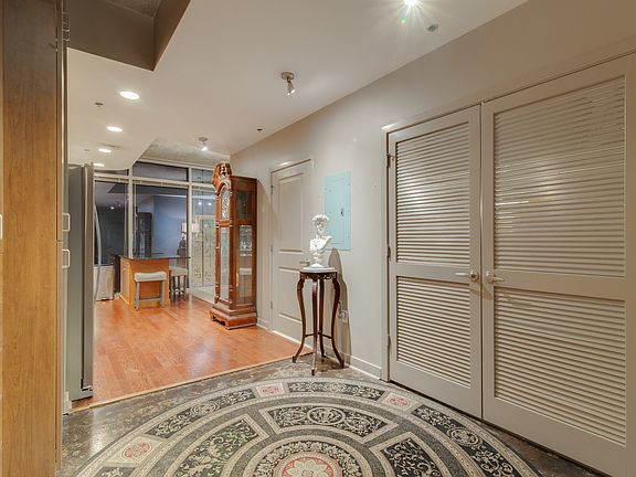 2nd image of 301 Demonbreun St Unit 411