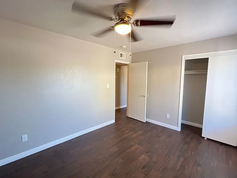6811 Klamath Way — Photo 10