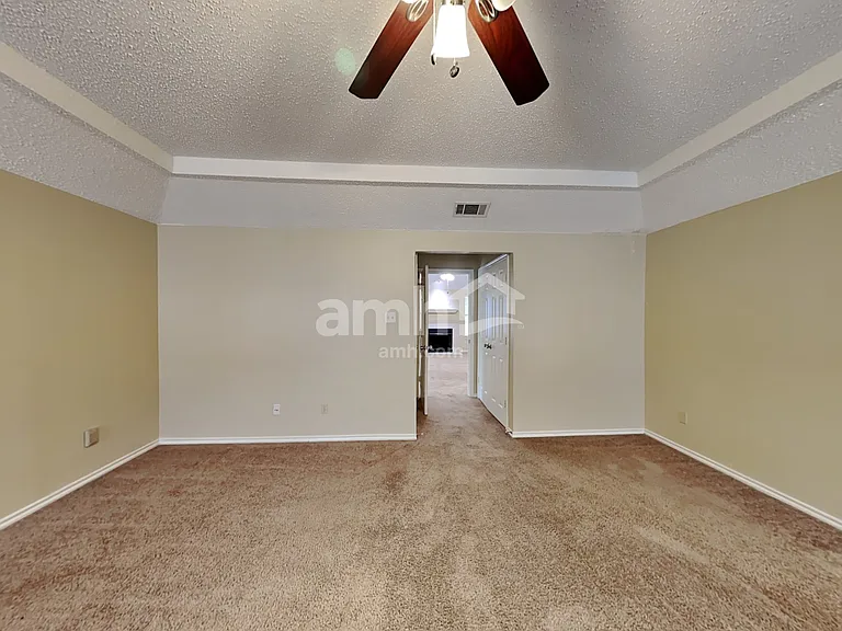 105 S Winding Oaks Dr — Photo 9