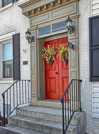 2nd image of 204 W King St