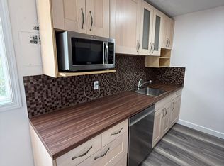 8112 36th Ave NW #1, Calgary, AB T3B3P3