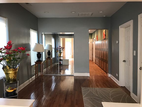 4th image of 3517 W Diversey Ave