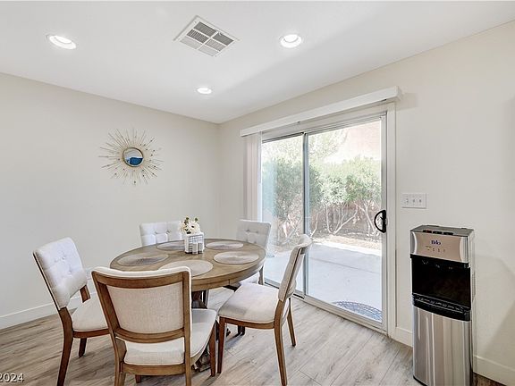 3rd image of 8018 Torremolinos Ave
