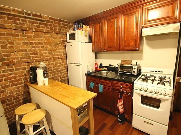 4th image of 36 Avenue A #5E
