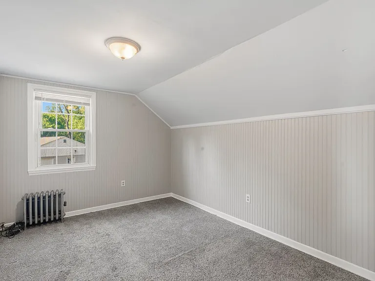 420 Britton St — Photo 15