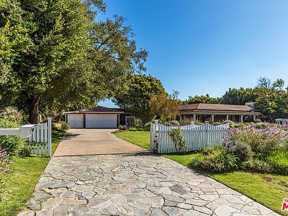 2nd image of 1580 San Remo Dr