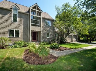 46 Timberwood Rd, West Hartford, CT 06117