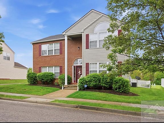 3rd image of 1726 Lions Dr