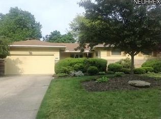 2277 Halcyon Rd, Beachwood, OH 44122