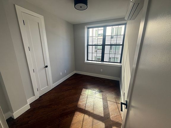 5th image of 35 Claver Pl #2J